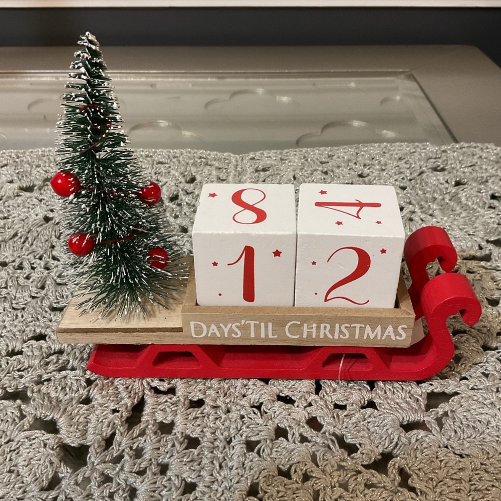 Wooden Sleigh Calendar - Picture 3 of 7